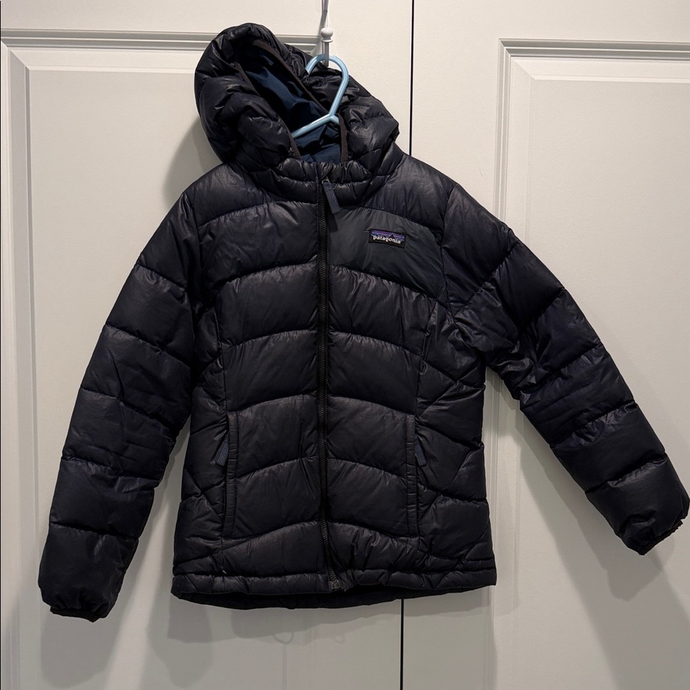 Patagonia Kids Hi-Loft Down Sweater Hoody  Puffer Jacket, Navy Blue, Small 7-8